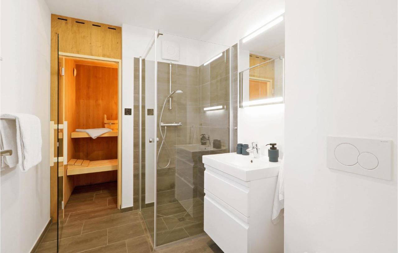 2 Bedroom Gorgeous Home In Lembruch-Duemmer See Екстер'єр фото